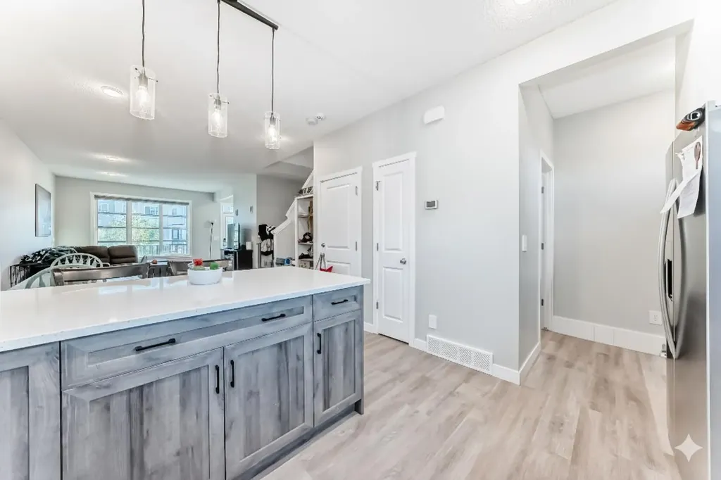7468 202 Avenue SE Calgary AB T3S 0E7