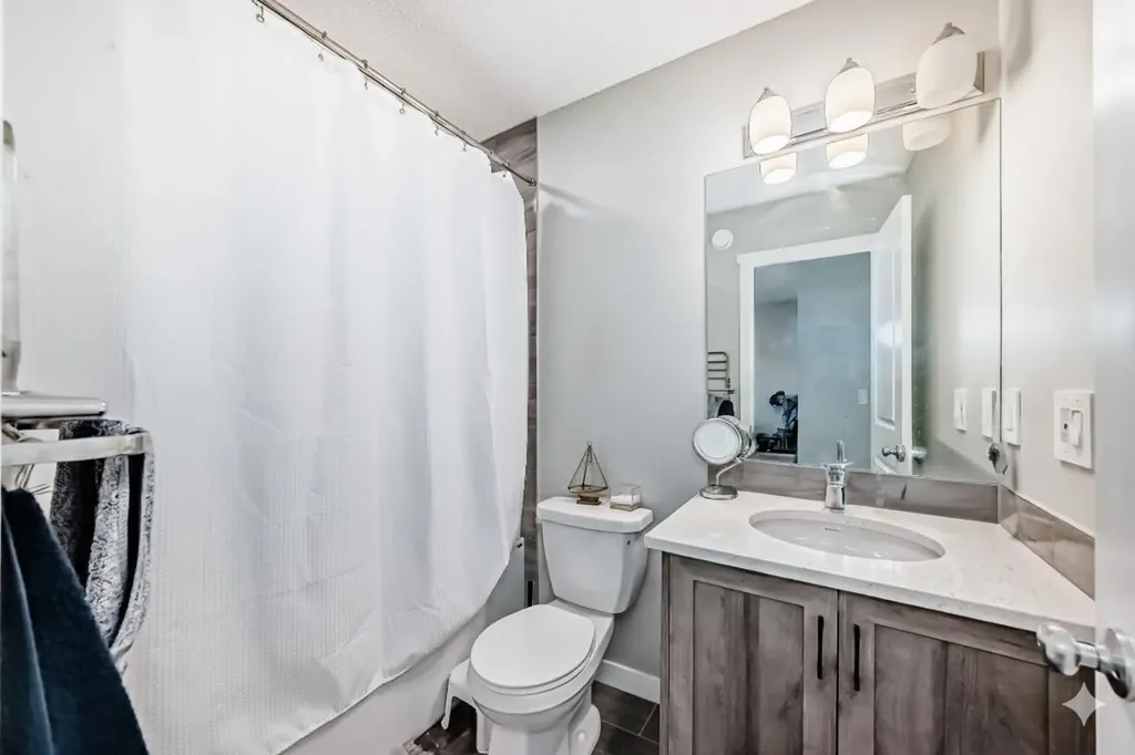7468 202 Avenue SE Calgary AB T3S 0E7