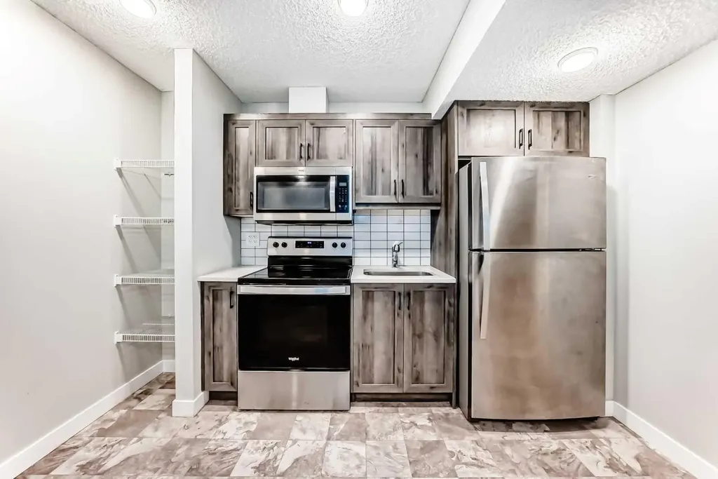 7468 202 Avenue SE Calgary AB T3S 0E7