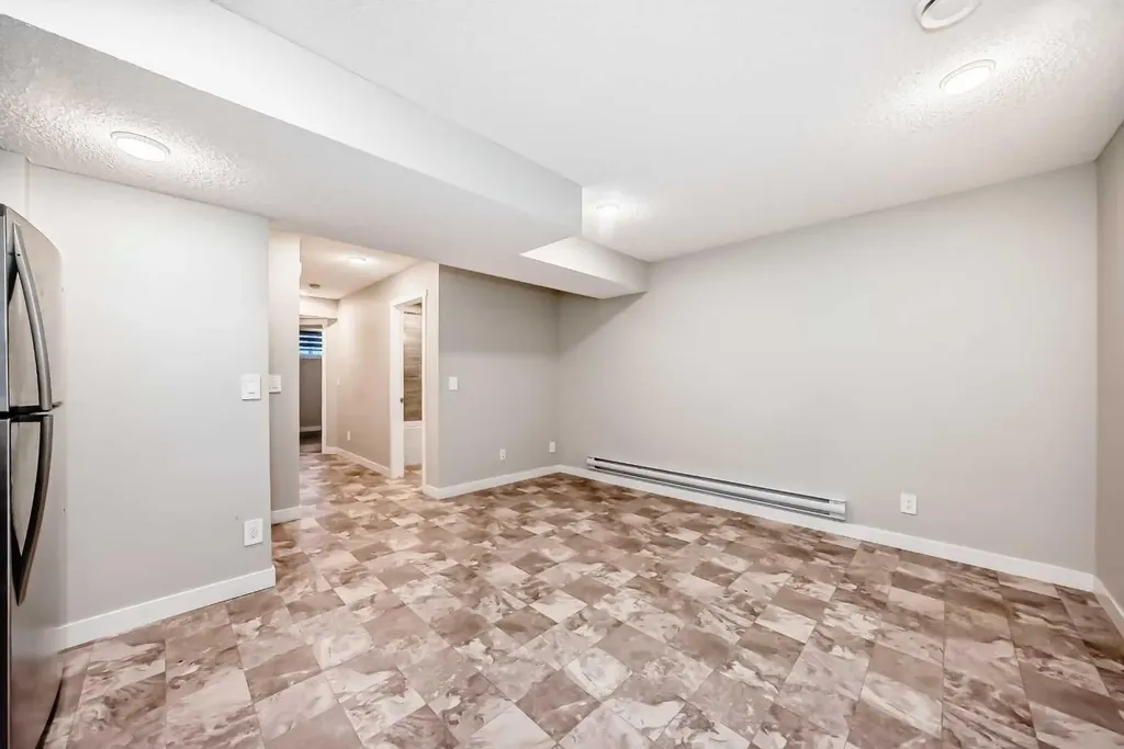 7468 202 Avenue SE Calgary AB T3S 0E7