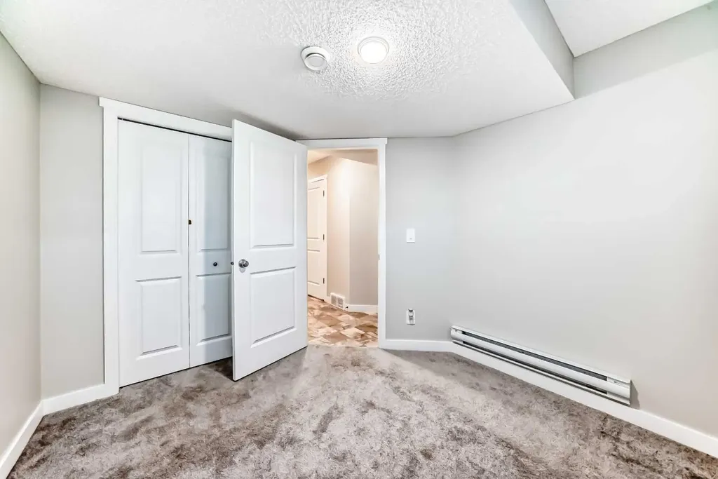 7468 202 Avenue SE Calgary AB T3S 0E7