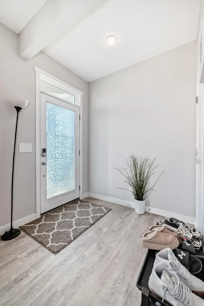 7468 202 Avenue SE Calgary AB T3S 0E7