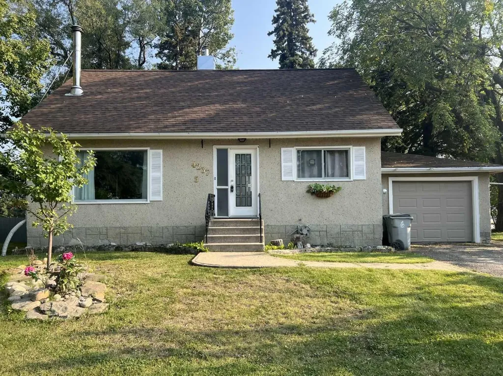 4237 5 Avenue Edson AB T7E 1A5