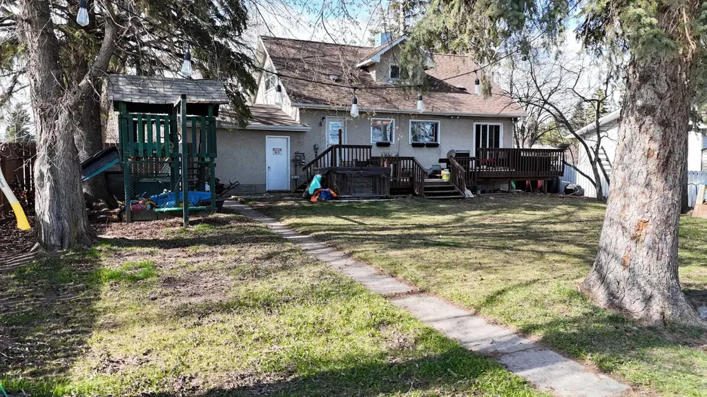 4237 5 Avenue Edson AB T7E 1A5