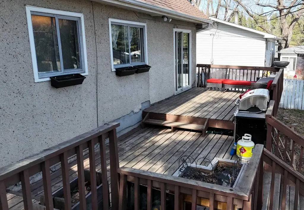 4237 5 Avenue Edson AB T7E 1A5
