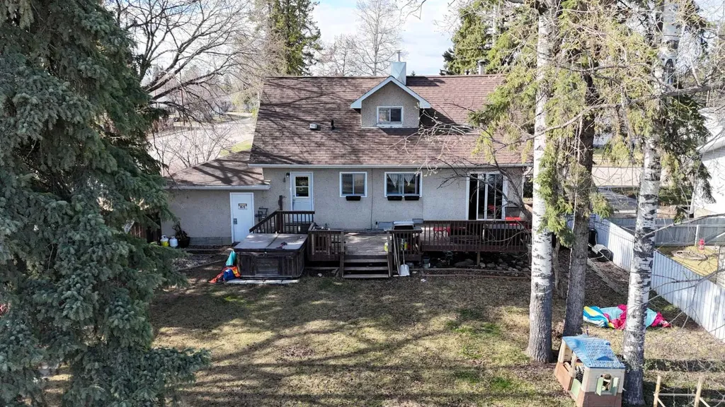 4237 5 Avenue Edson AB T7E 1A5