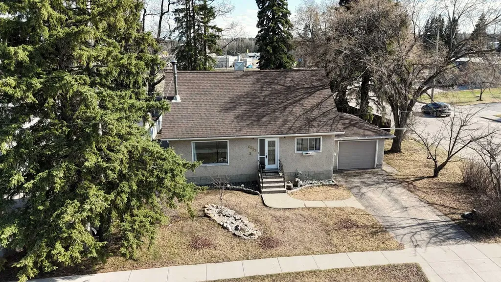 4237 5 Avenue Edson AB T7E 1A5