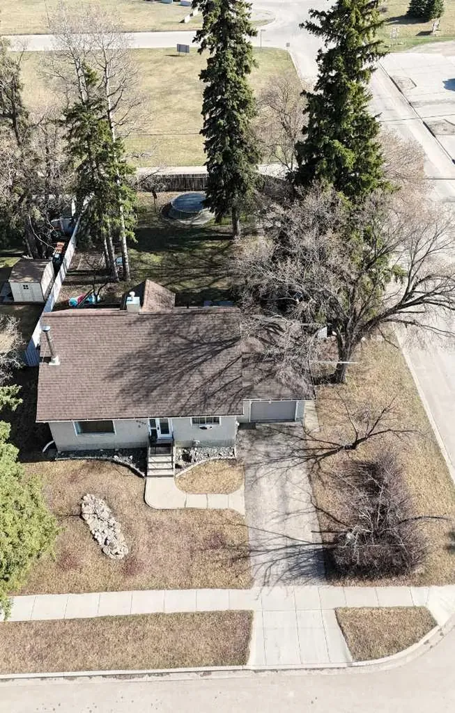 4237 5 Avenue Edson AB T7E 1A5