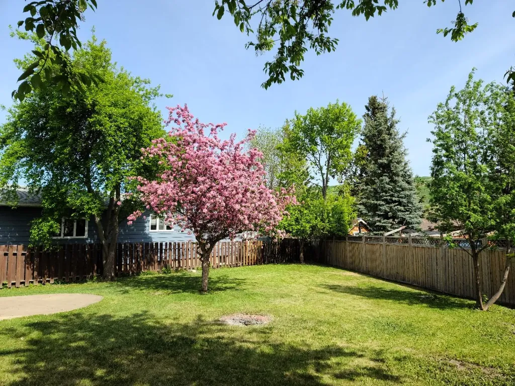 7413 96 Street Peace River AB T8S 1E4