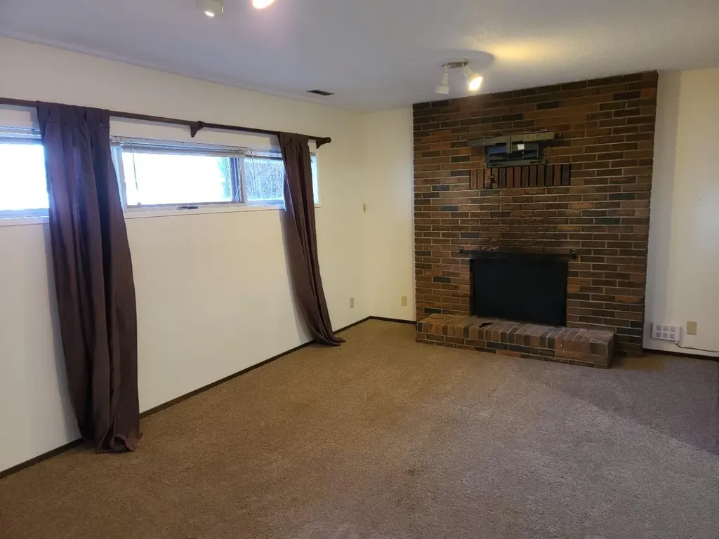 7413 96 Street Peace River AB T8S 1E4