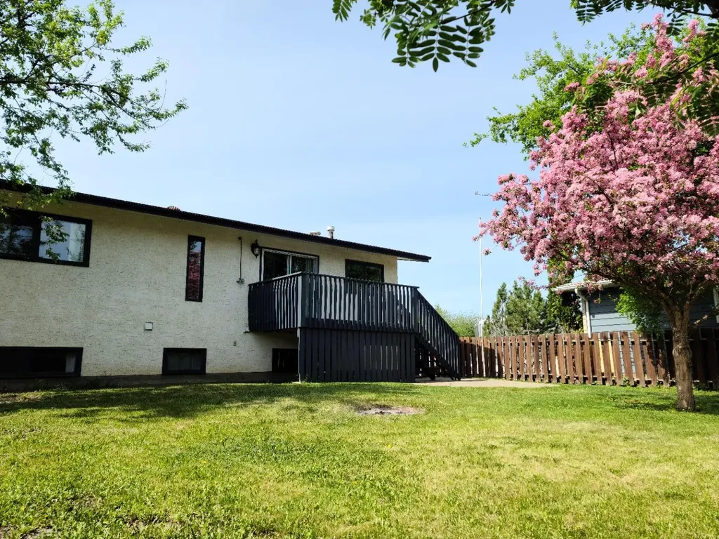 7413 96 Street Peace River AB T8S 1E4