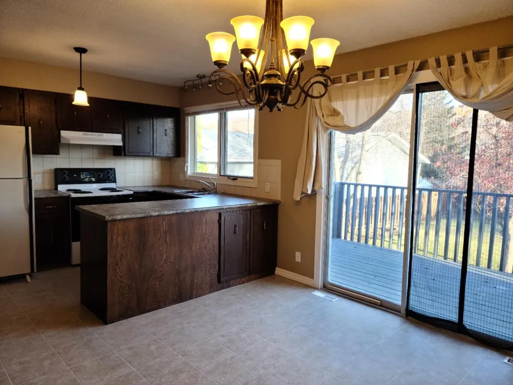 7413 96 Street Peace River AB T8S 1E4