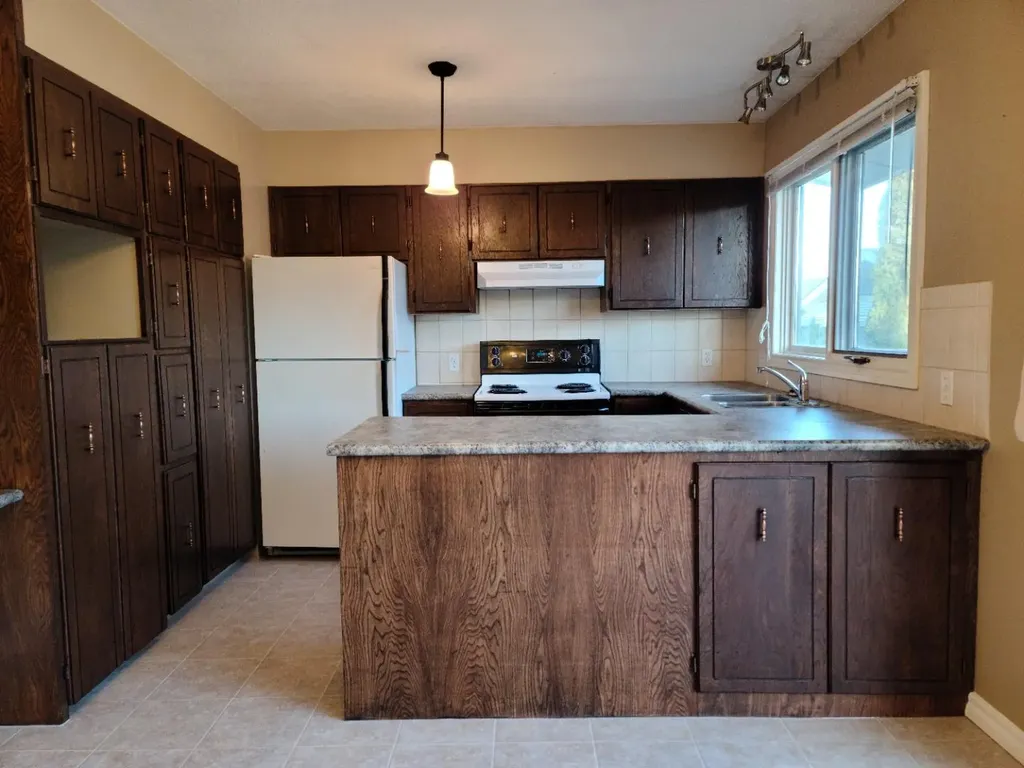 7413 96 Street Peace River AB T8S 1E4