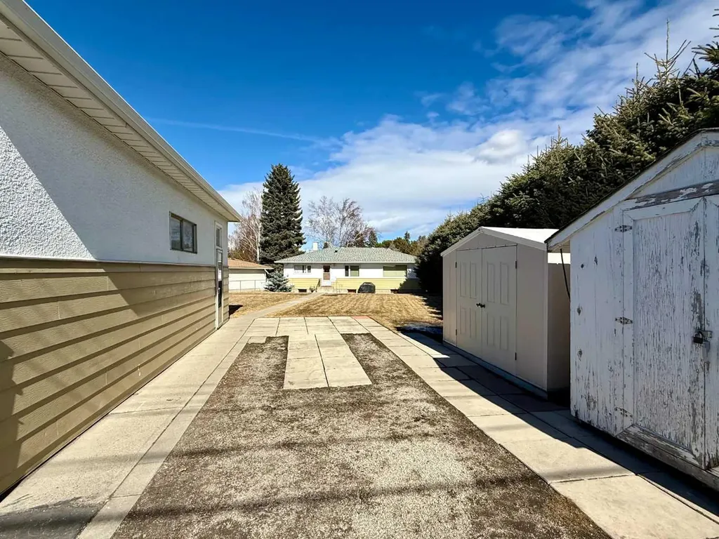 151 Fielding Drive SE Calgary AB T2H 1H3