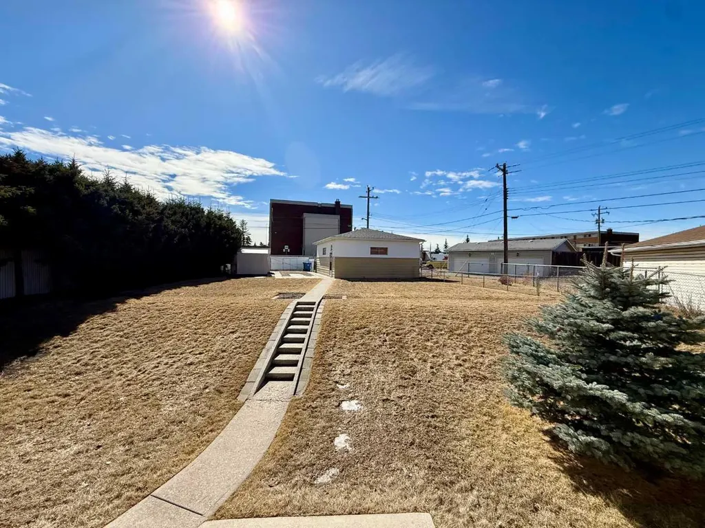 151 Fielding Drive SE Calgary AB T2H 1H3