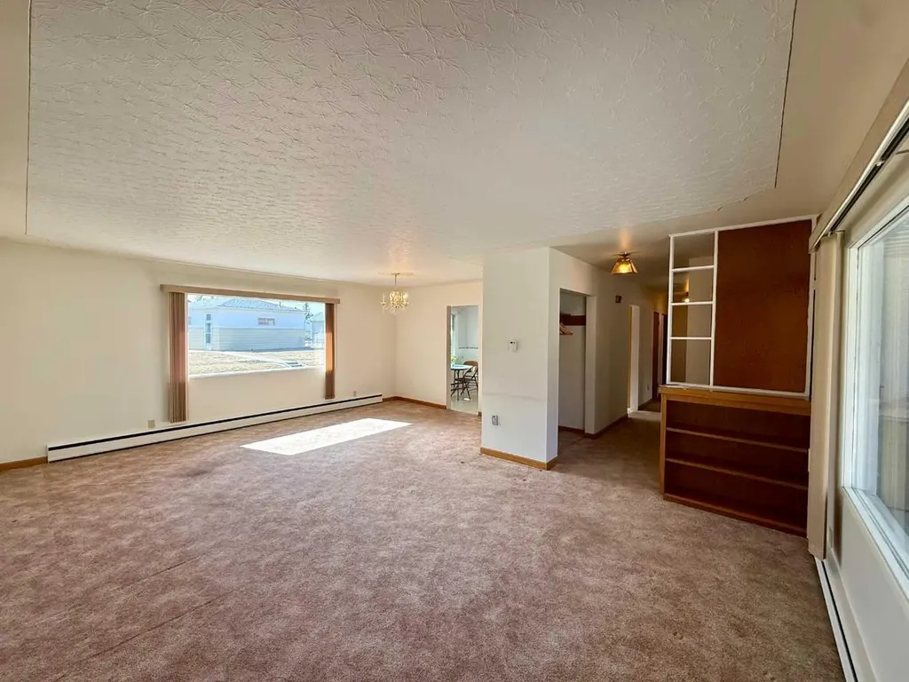 151 Fielding Drive SE Calgary AB T2H 1H3