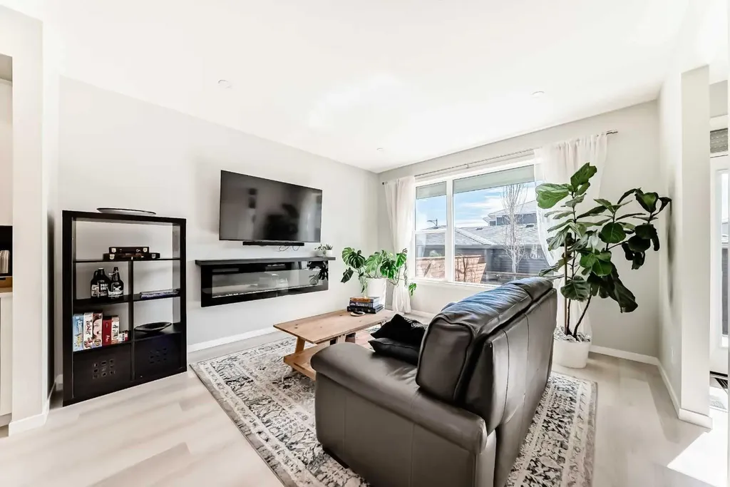 347 D'arcy Ranch Drive Okotoks AB T1S 5T4