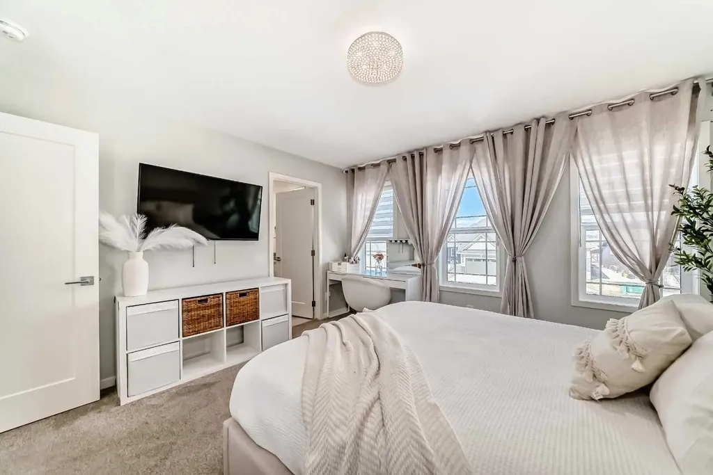 347 D'arcy Ranch Drive Okotoks AB T1S 5T4