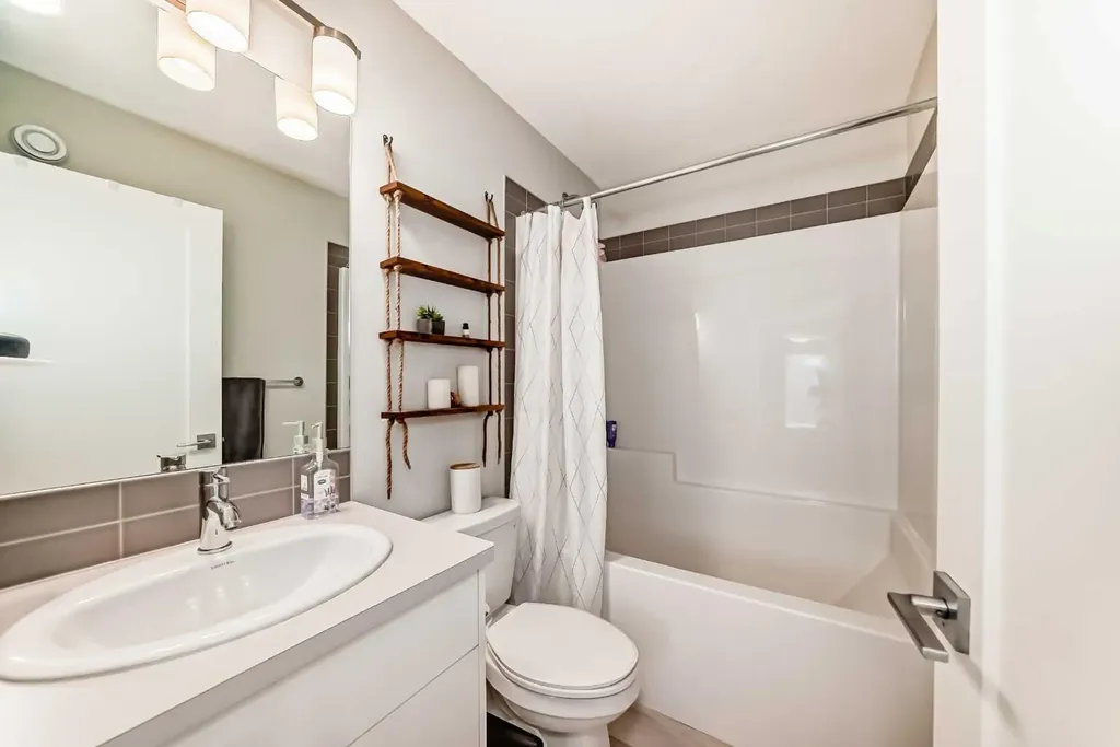 347 D'arcy Ranch Drive Okotoks AB T1S 5T4