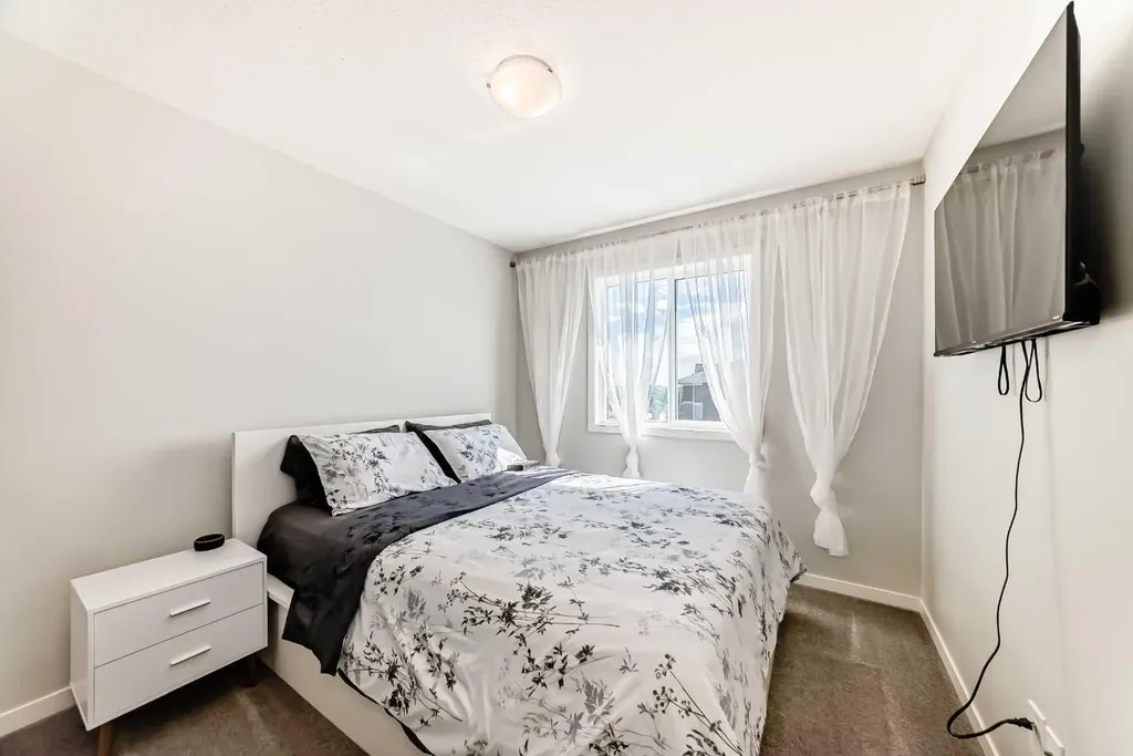 347 D'arcy Ranch Drive Okotoks AB T1S 5T4
