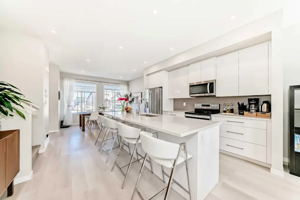347 D'arcy Ranch Drive Okotoks AB T1S 5T4