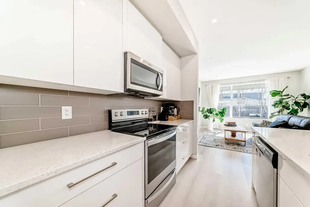 347 D'arcy Ranch Drive Okotoks AB T1S 5T4