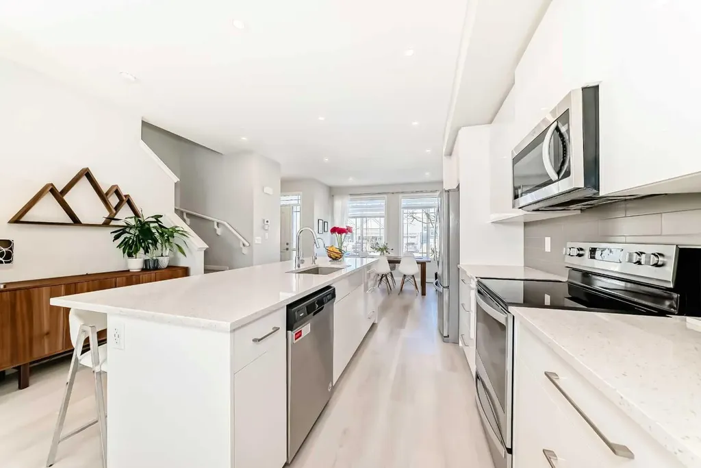347 D'arcy Ranch Drive Okotoks AB T1S 5T4