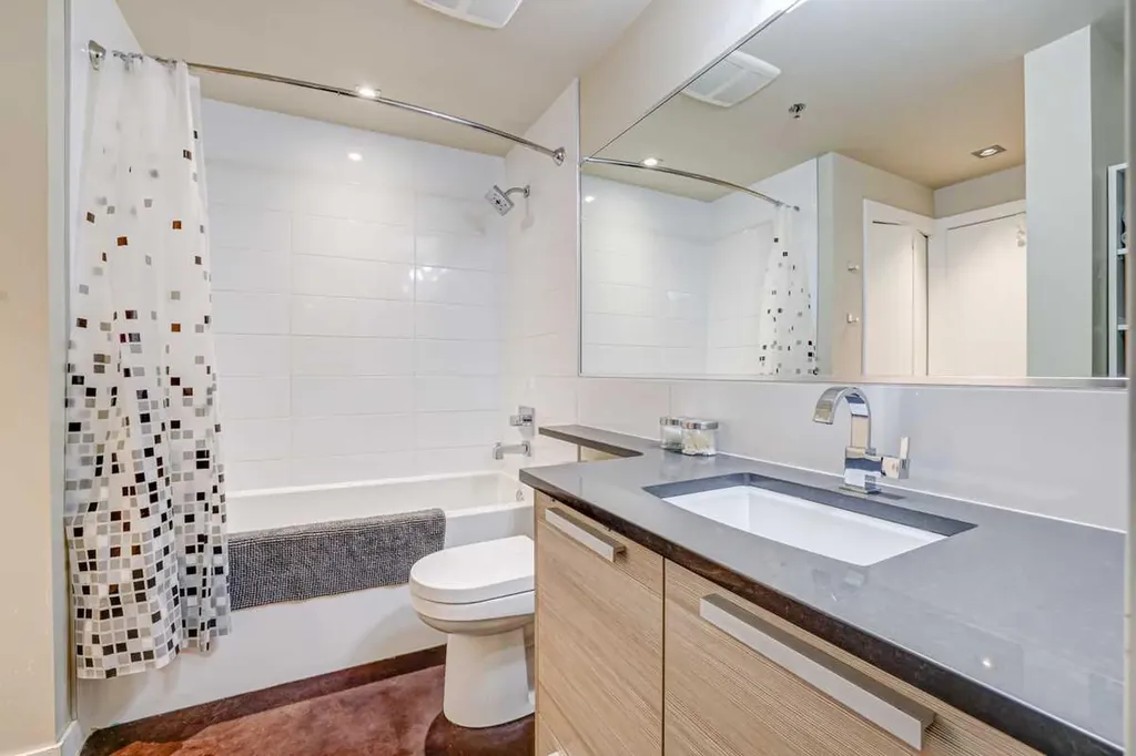 235 9a Street NW Calgary AB T2N 4H7