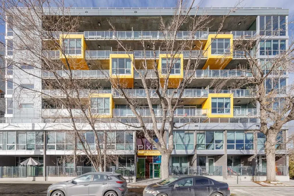 235 9a Street NW Calgary AB T2N 4H7