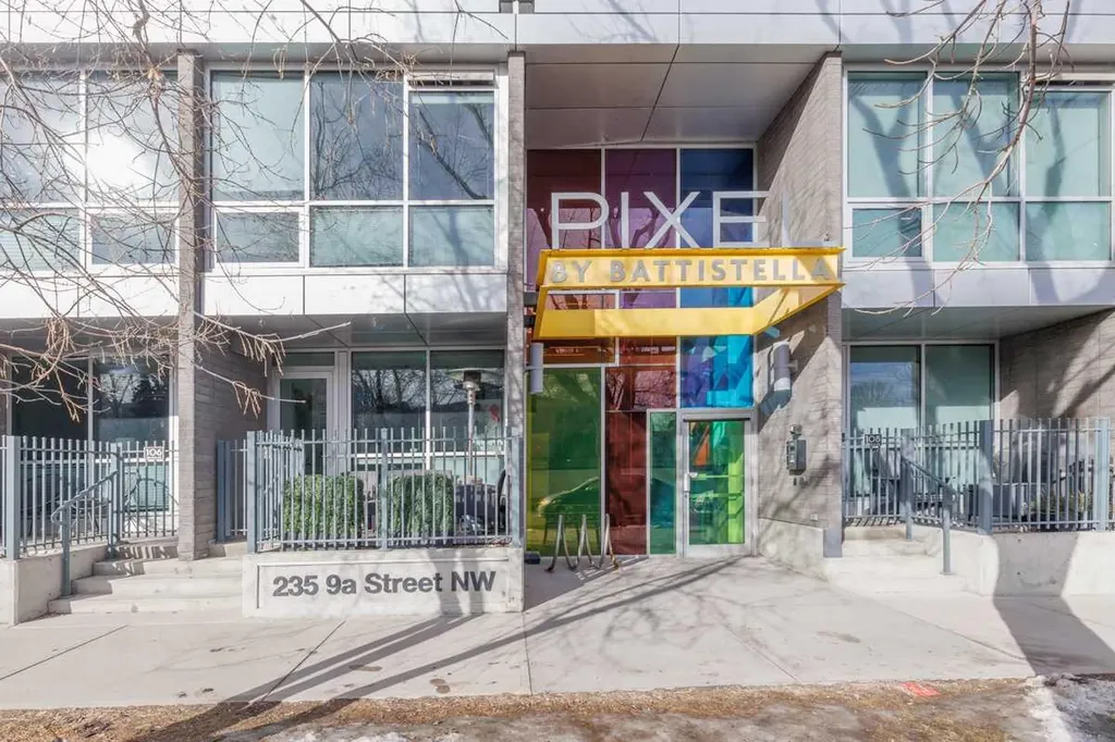 235 9a Street NW Calgary AB T2N 4H7