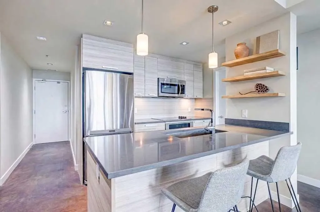 235 9a Street NW Calgary AB T2N 4H7