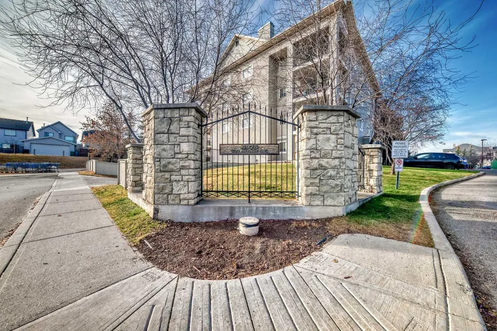 4975 130 Avenue SE Calgary AB T2Z4P2