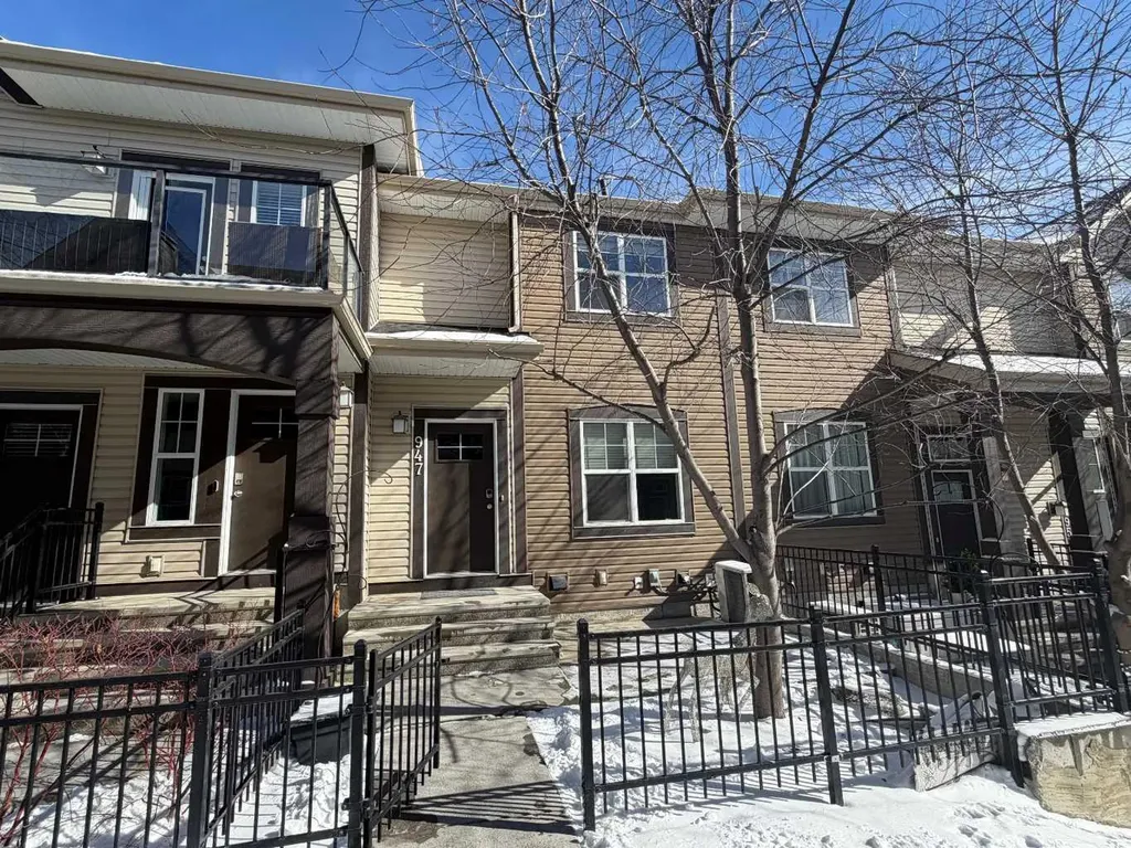 947 Mckenzie Towne Manor SE Calgary AB T2Z 1E1