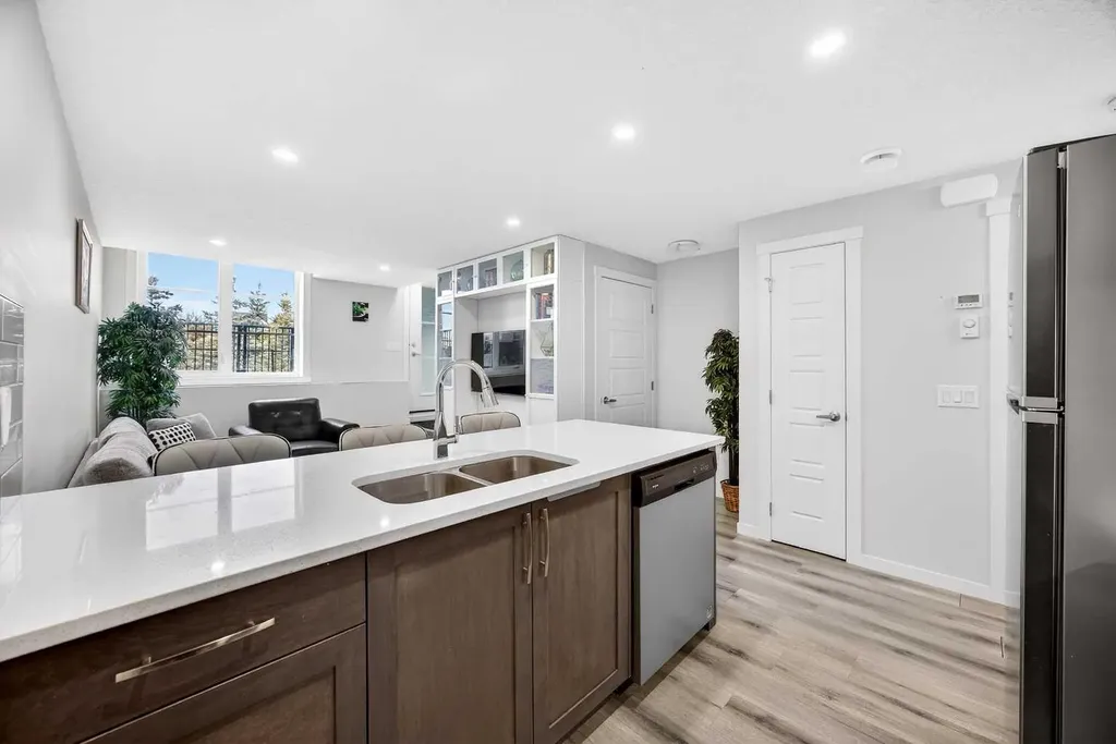 260 Rowley Way NW Calgary AB T3L 0H5