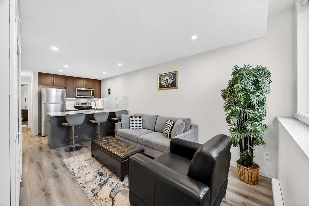 260 Rowley Way NW Calgary AB T3L 0H5