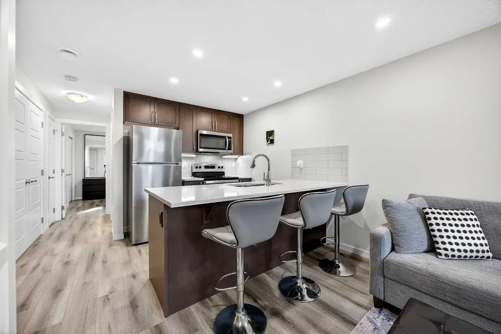 260 Rowley Way NW Calgary AB T3L 0H5
