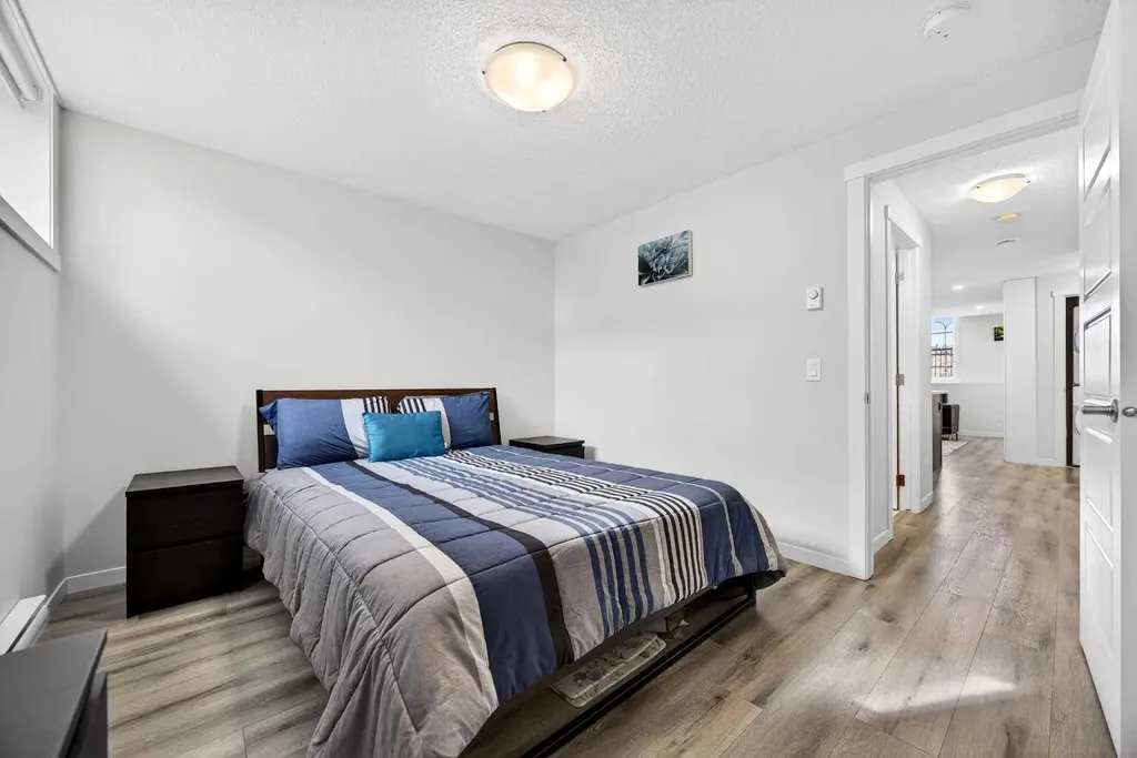 260 Rowley Way NW Calgary AB T3L 0H5