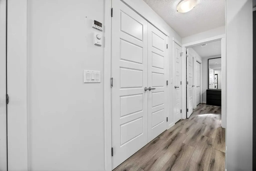 260 Rowley Way NW Calgary AB T3L 0H5