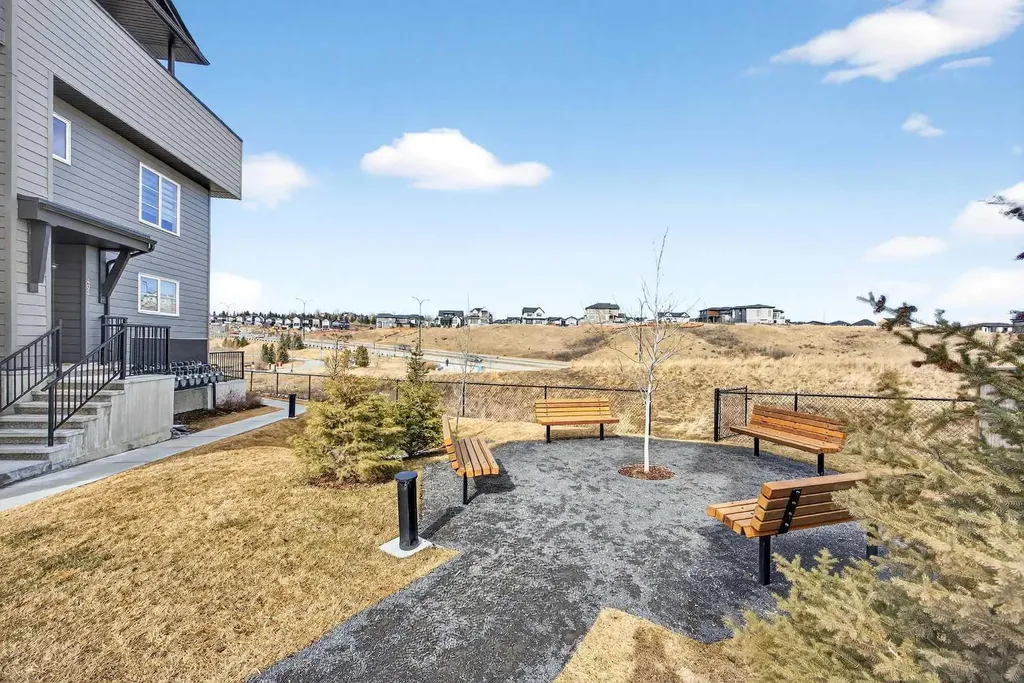 260 Rowley Way NW Calgary AB T3L 0H5