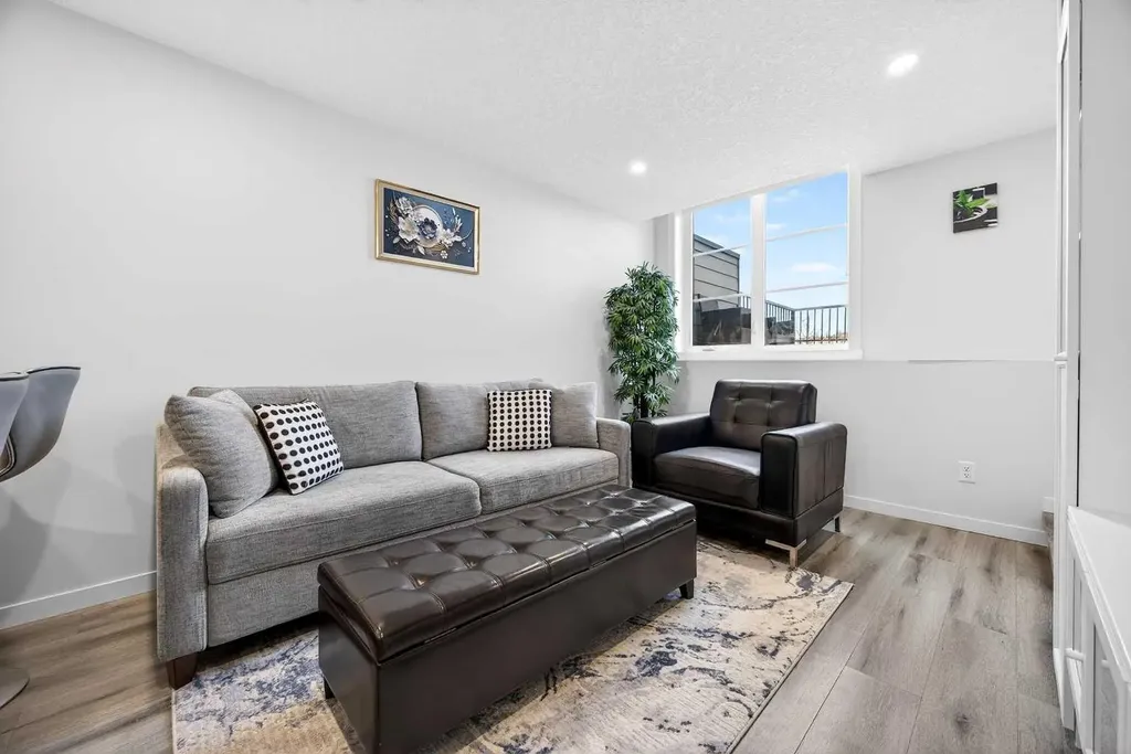260 Rowley Way NW Calgary AB T3L 0H5