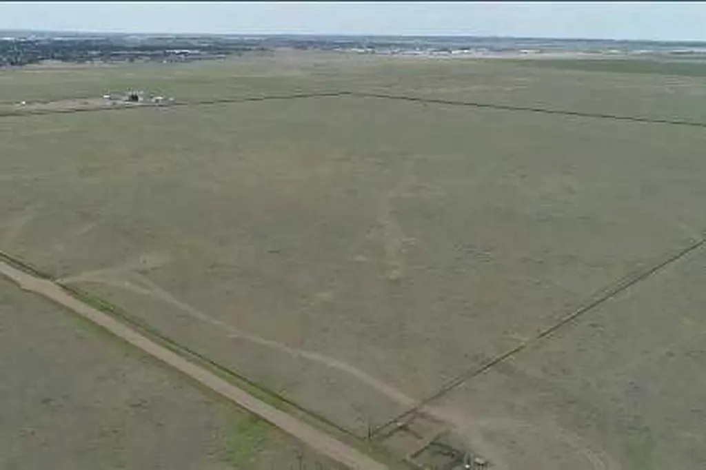 On 11 Avenue NE Medicine Hat AB T1A 7G2