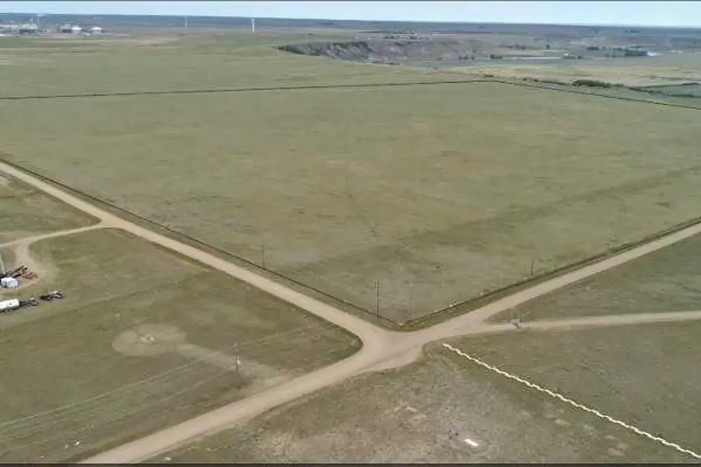 On 11 Avenue NE Medicine Hat AB T1A 7G2