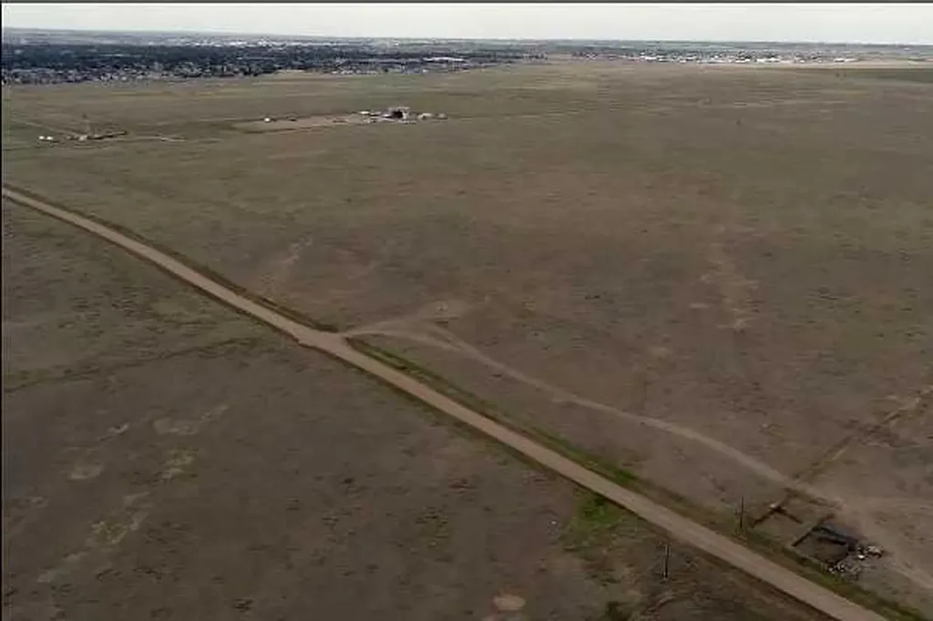 On 11 Avenue NE Medicine Hat AB T1A 7G2