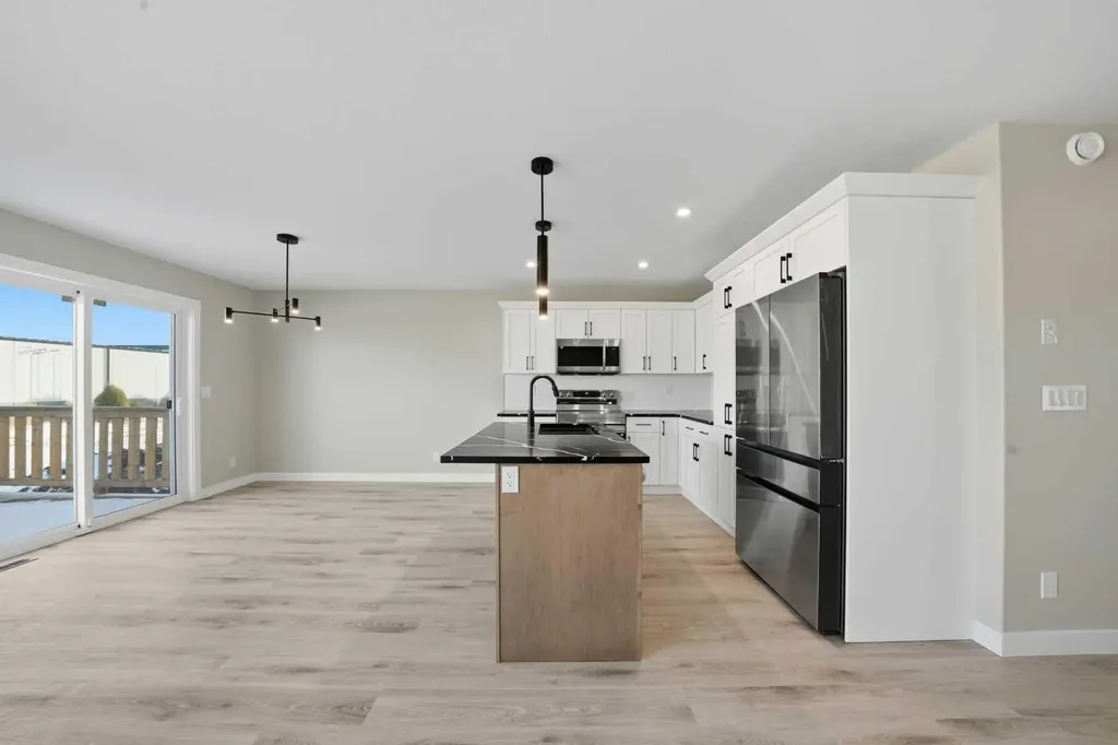 125 Hampton Crescent Sylvan Lake AB T4S 1S8
