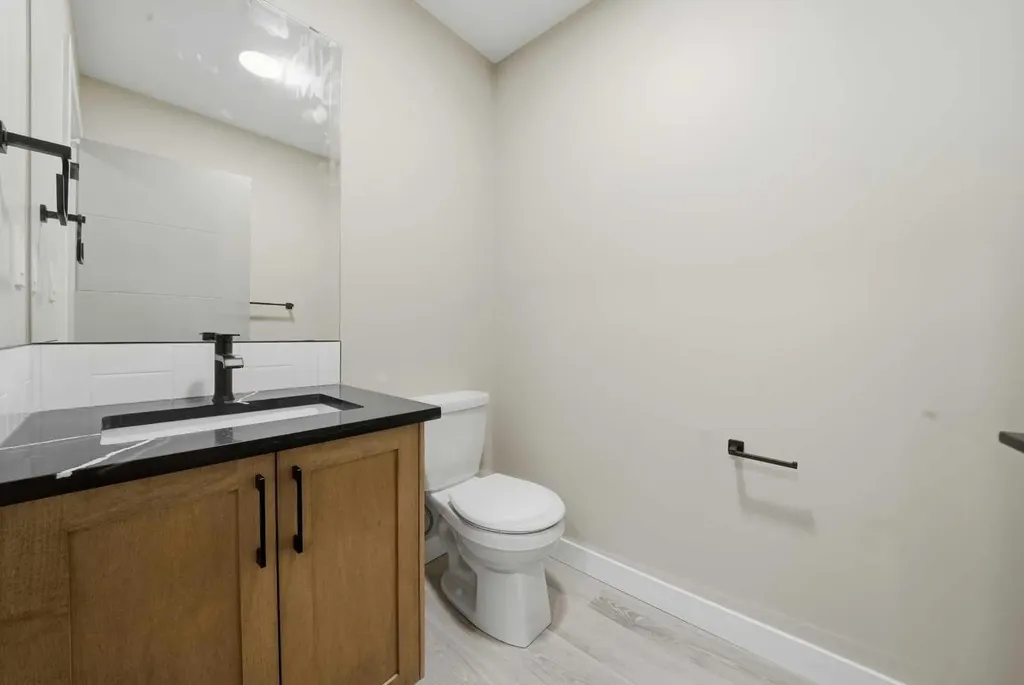 125 Hampton Crescent Sylvan Lake AB T4S 1S8