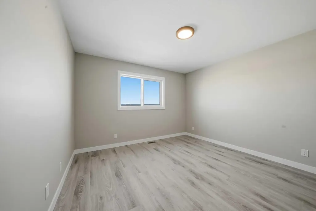 125 Hampton Crescent Sylvan Lake AB T4S 1S8