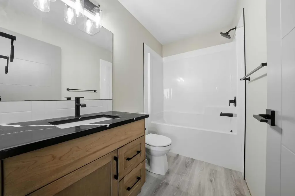 125 Hampton Crescent Sylvan Lake AB T4S 1S8