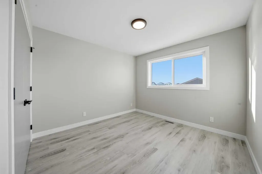 125 Hampton Crescent Sylvan Lake AB T4S 1S8