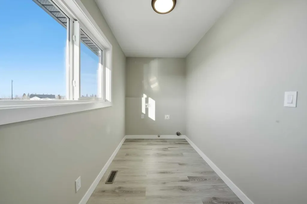 125 Hampton Crescent Sylvan Lake AB T4S 1S8