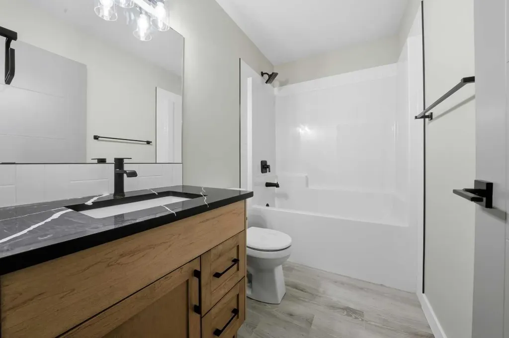 125 Hampton Crescent Sylvan Lake AB T4S 1S8